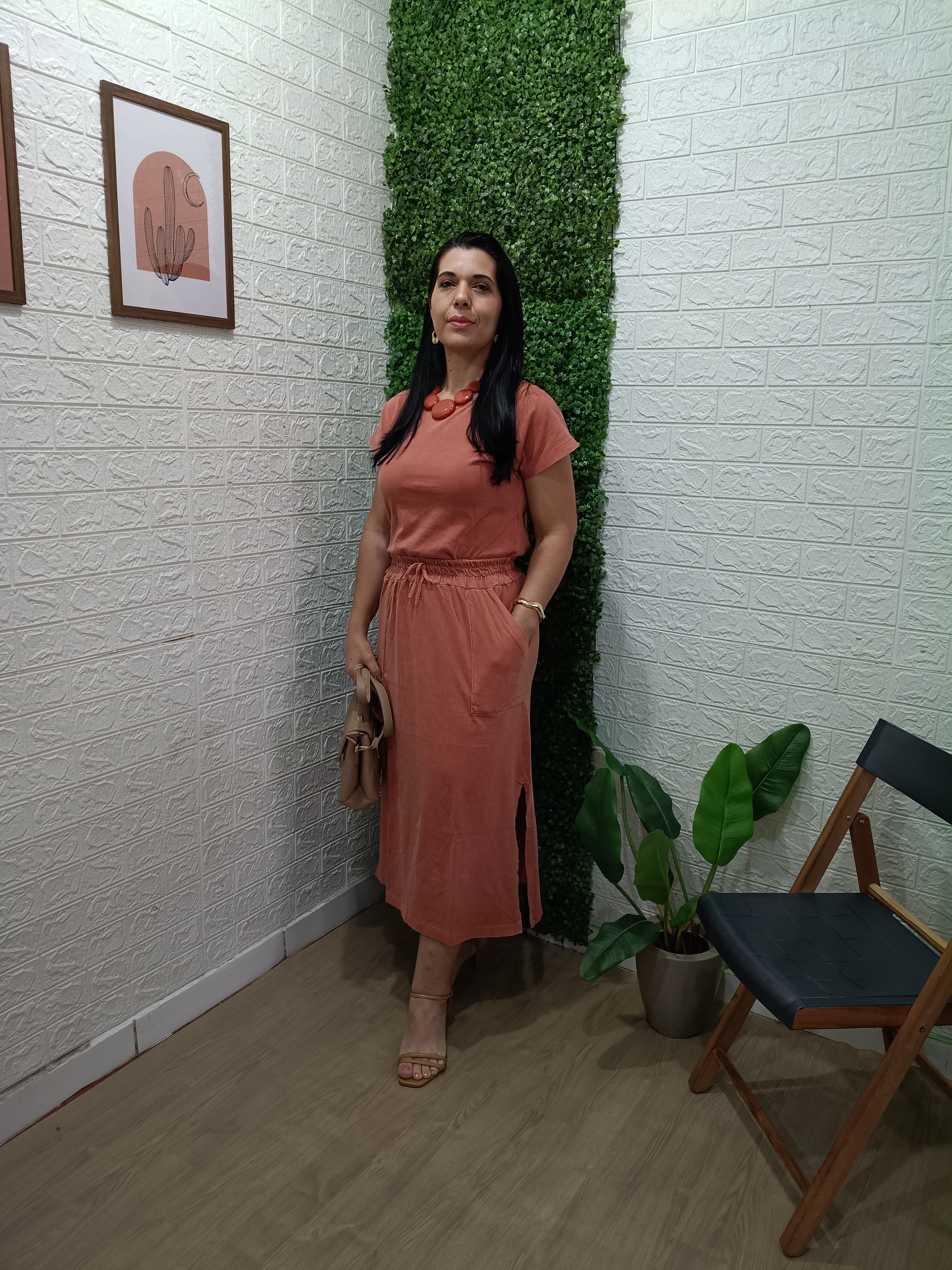 Conjunto de Saia Midi c/ Bolso Lateral e Blusinha em algodão